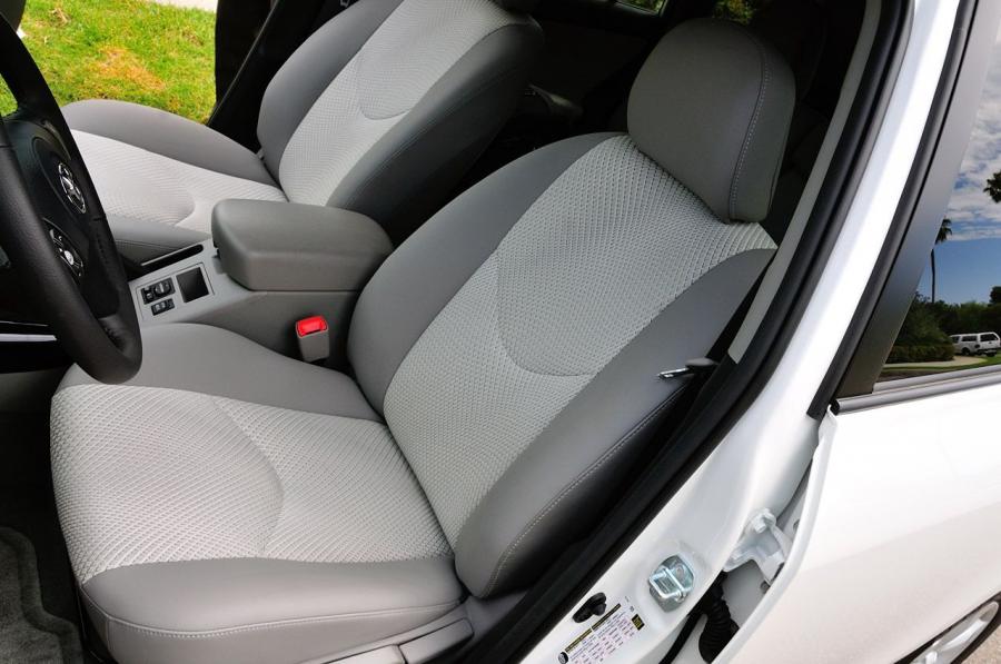  Toyota RAV4 EV 2012 года  (фото 78 из 107)